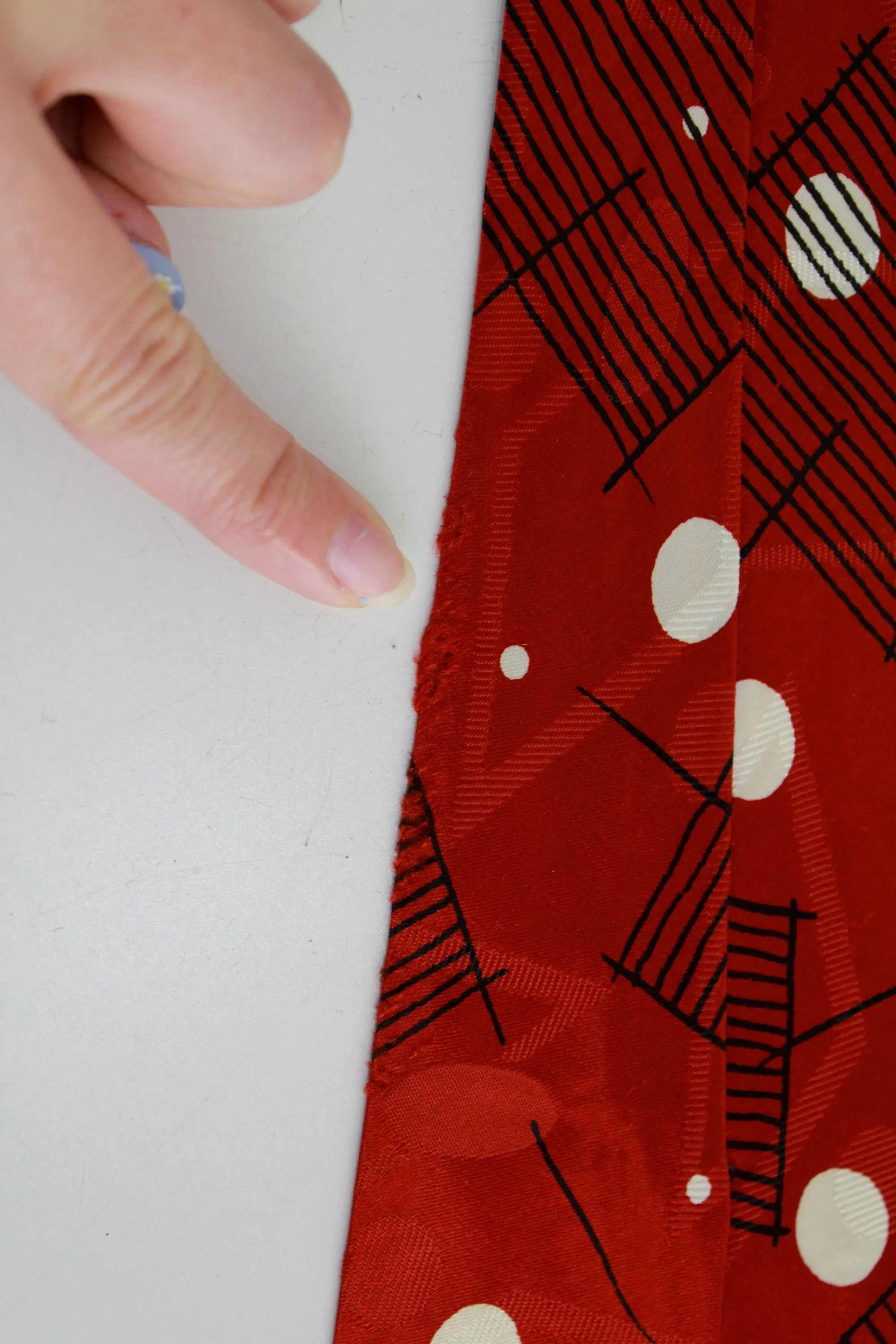 1940s Bold Look Wide Tie, Abstract Polka Dot Print