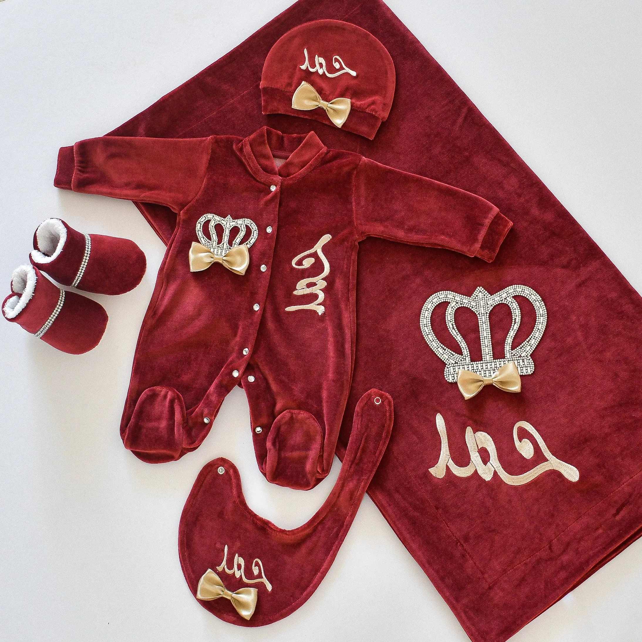 Personalised 5 Piece Velvet Newborn Baby Set