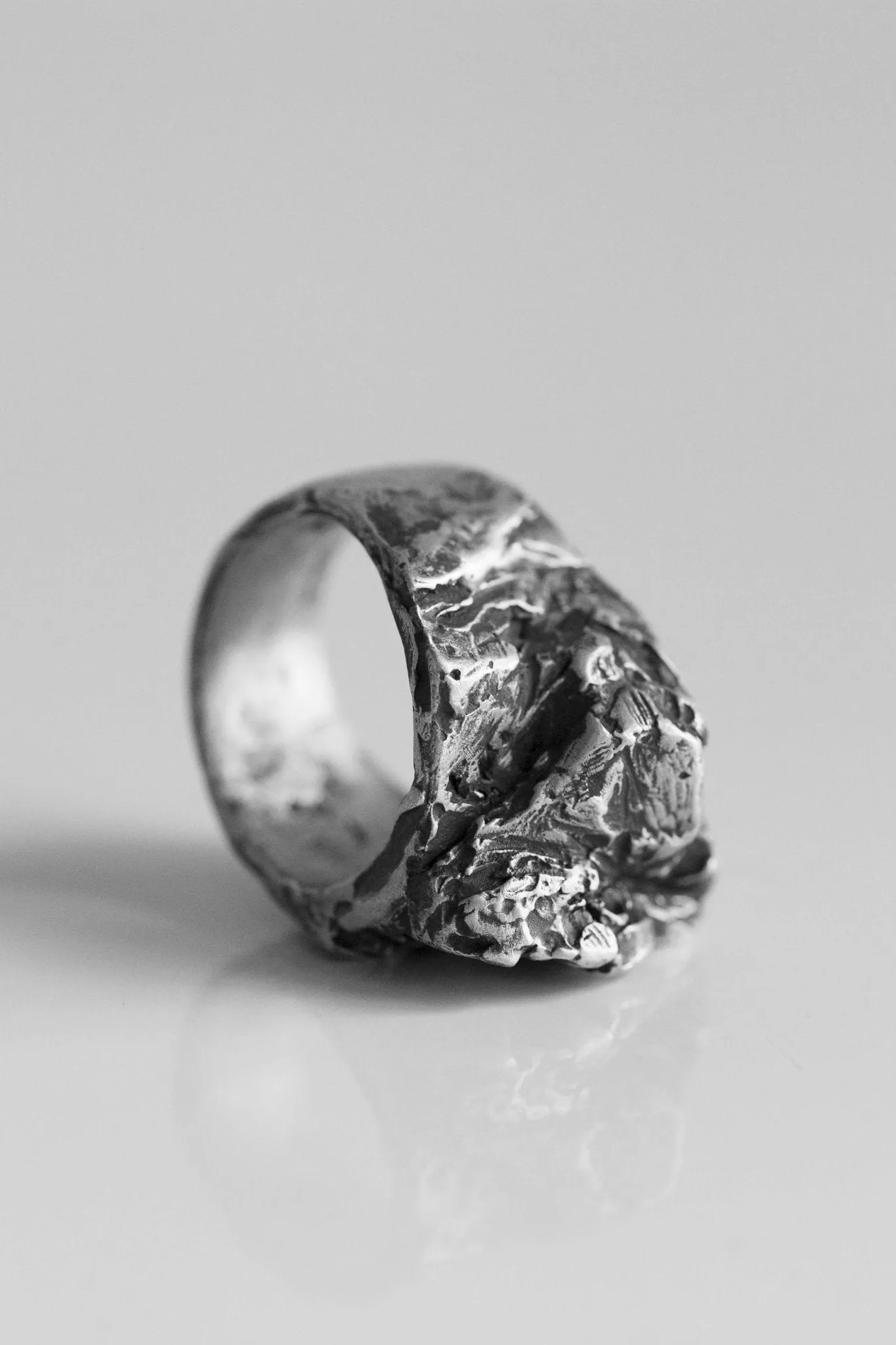 Stone M Ring