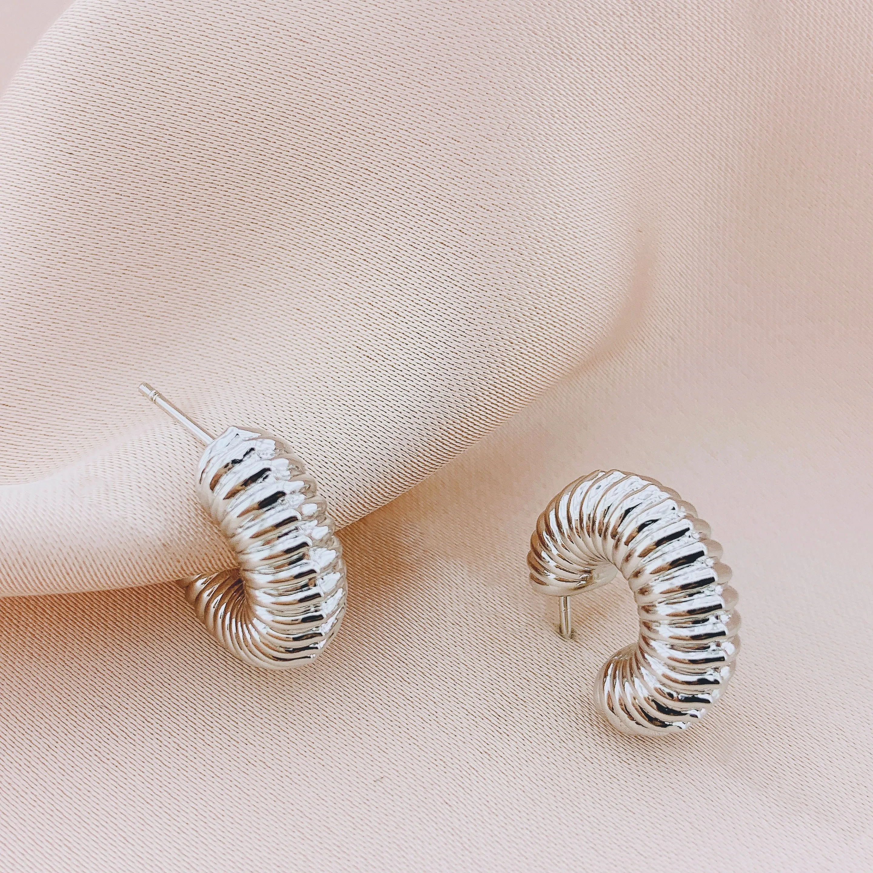 Women's Fashion Hllow Hoop Earring